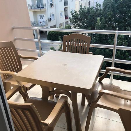 Spacious And Comfortable Central Kyrenia Flat Buitenkant foto