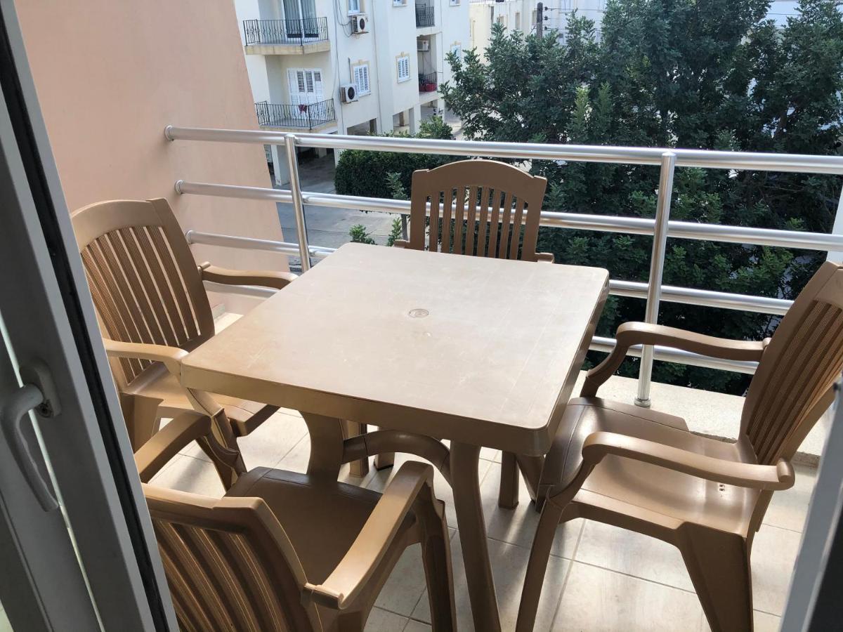 Spacious And Comfortable Central Kyrenia Flat Buitenkant foto