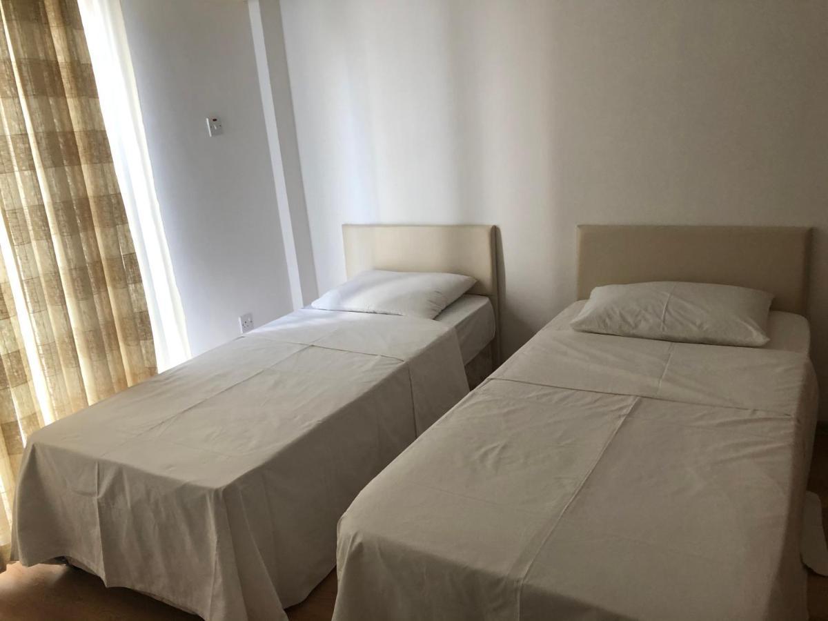 Spacious And Comfortable Central Kyrenia Flat Buitenkant foto