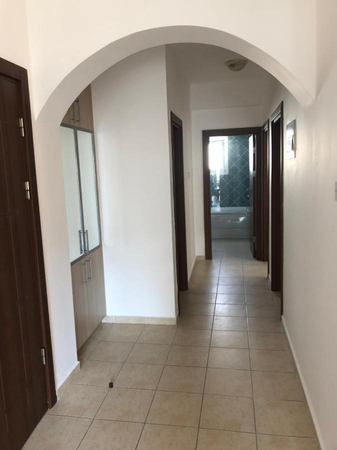 Spacious And Comfortable Central Kyrenia Flat Buitenkant foto