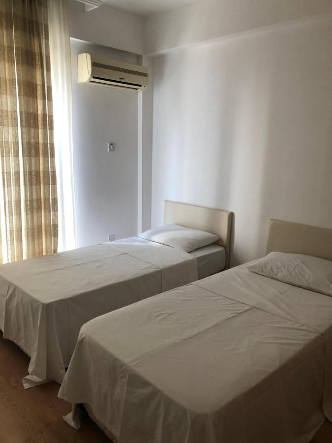 Spacious And Comfortable Central Kyrenia Flat Buitenkant foto