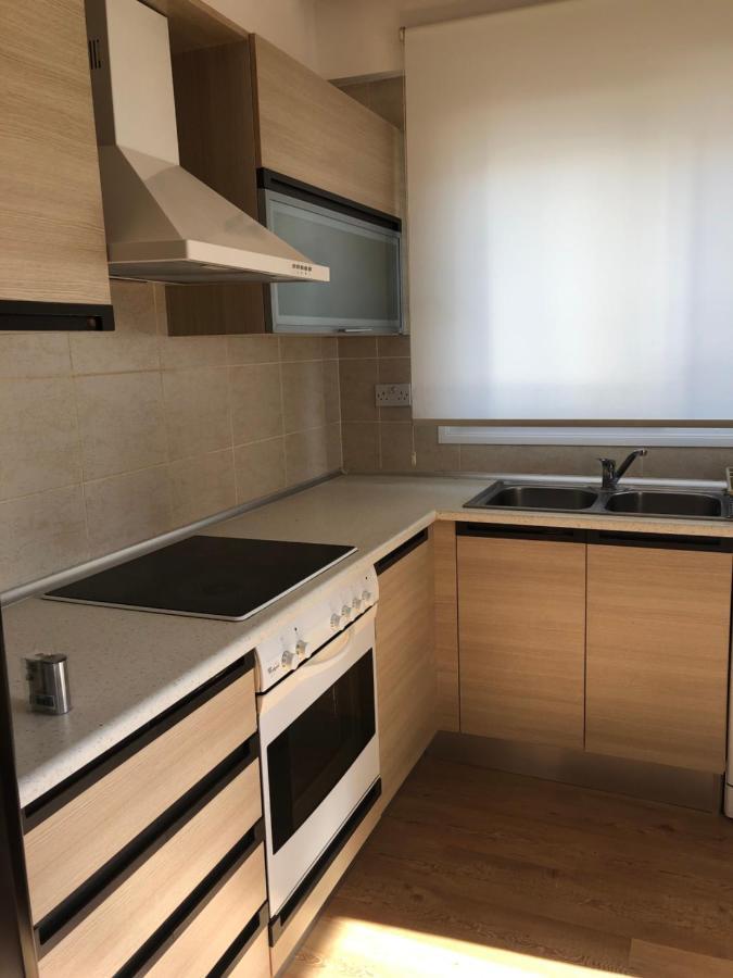 Spacious And Comfortable Central Kyrenia Flat Buitenkant foto