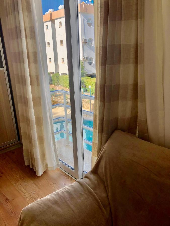 Spacious And Comfortable Central Kyrenia Flat Buitenkant foto