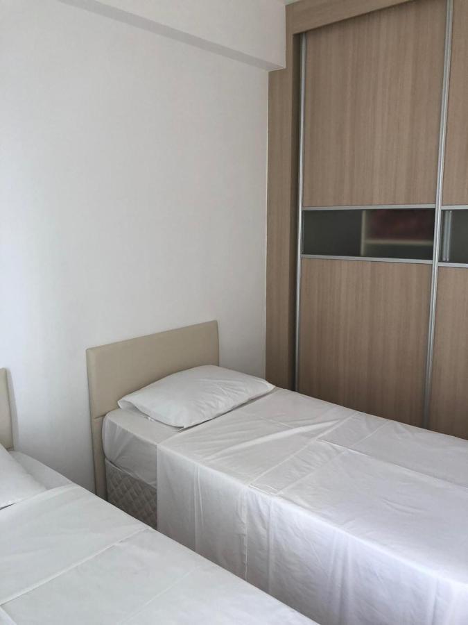 Spacious And Comfortable Central Kyrenia Flat Buitenkant foto