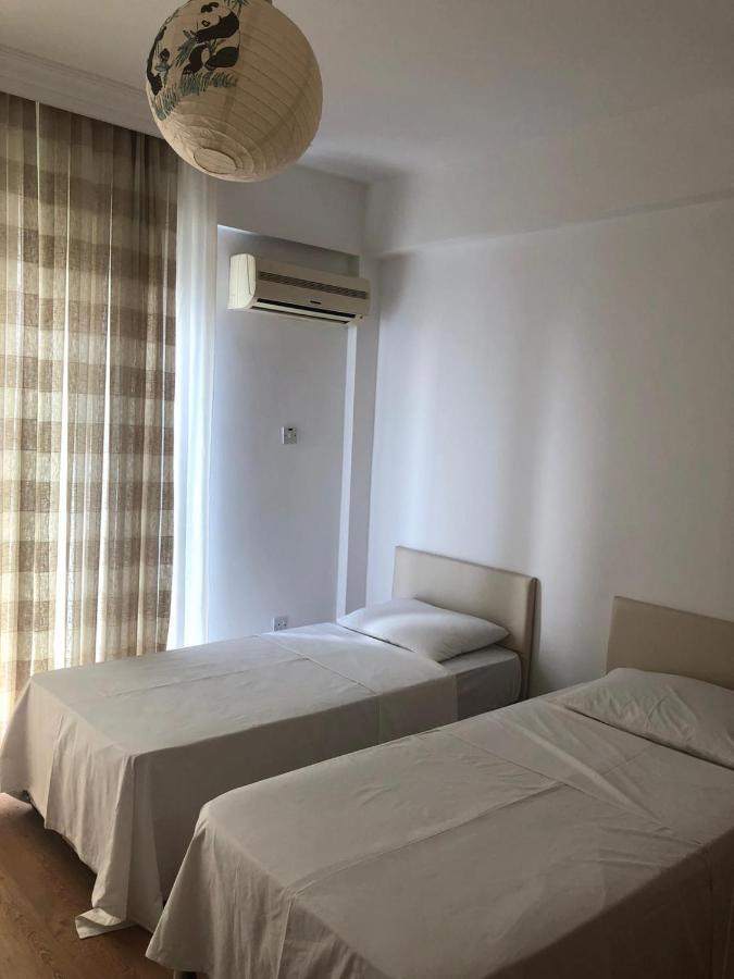 Spacious And Comfortable Central Kyrenia Flat Buitenkant foto