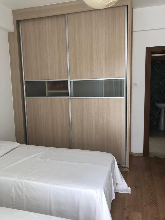 Spacious And Comfortable Central Kyrenia Flat Buitenkant foto